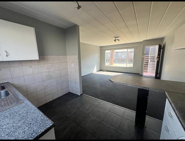 2 BEDROOM TOWNHOUSE FOR SALE IN BOKSBURG